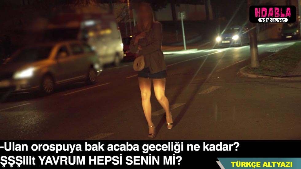 Yaralı annemi banyoda temizledim.