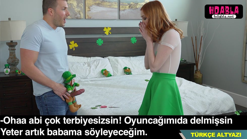 Maskeli bir kişi tarafından gerçekleştirilen tecavüz fantezisi.