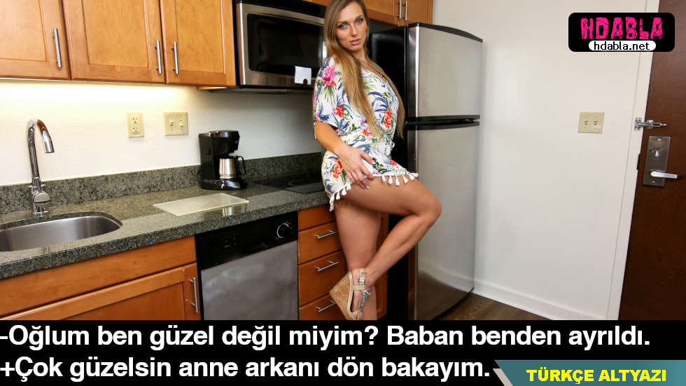 Annemin kilolu olduğu fark etmeden, gizlice porno izlediği ortaya çıktı.