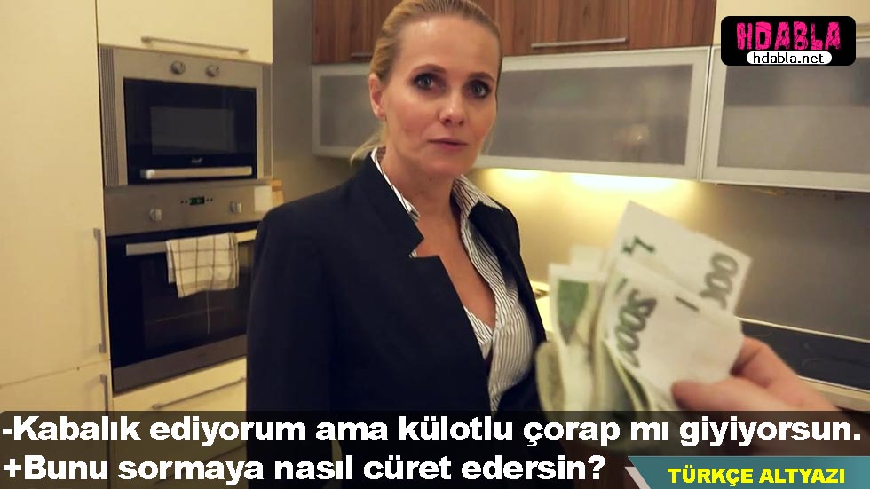 Tesettürlü Arap kadın çalışan