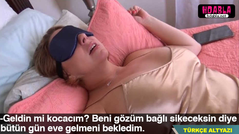 Sarışın bir müşteriyle kapsamlı bir analiz gerçekleştirme işlemi