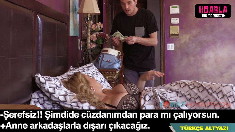 Türbanıyla Yaralı Askerin Yardımına Yetişen Kadın