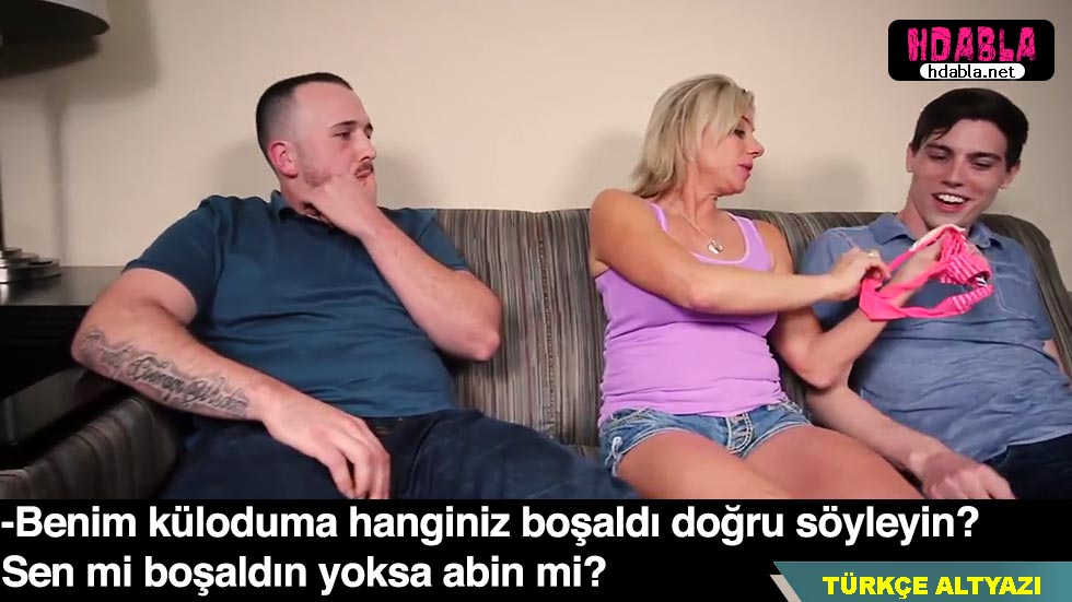Tesettürlü kadın, maddi kazanç elde etmek amacıyla bacaklarını açtı.