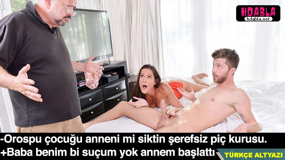 Jordi, annesinin fotografıyla süsleniyor.